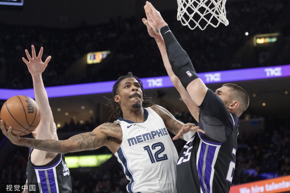 他在防守端 他在防守端