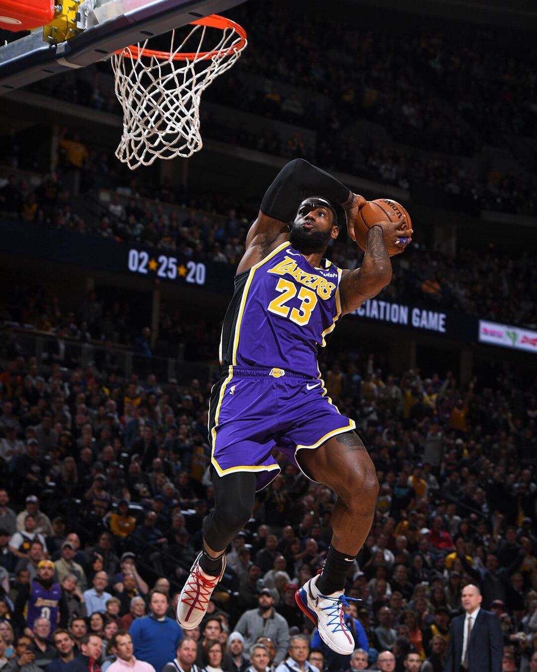 情谊往往超 情谊往往超