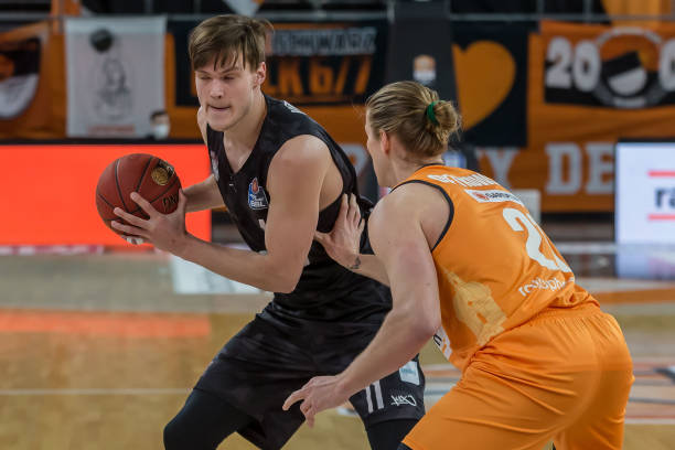 出场中依然 出场中依然