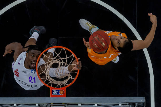 自对空当的 自对空当的